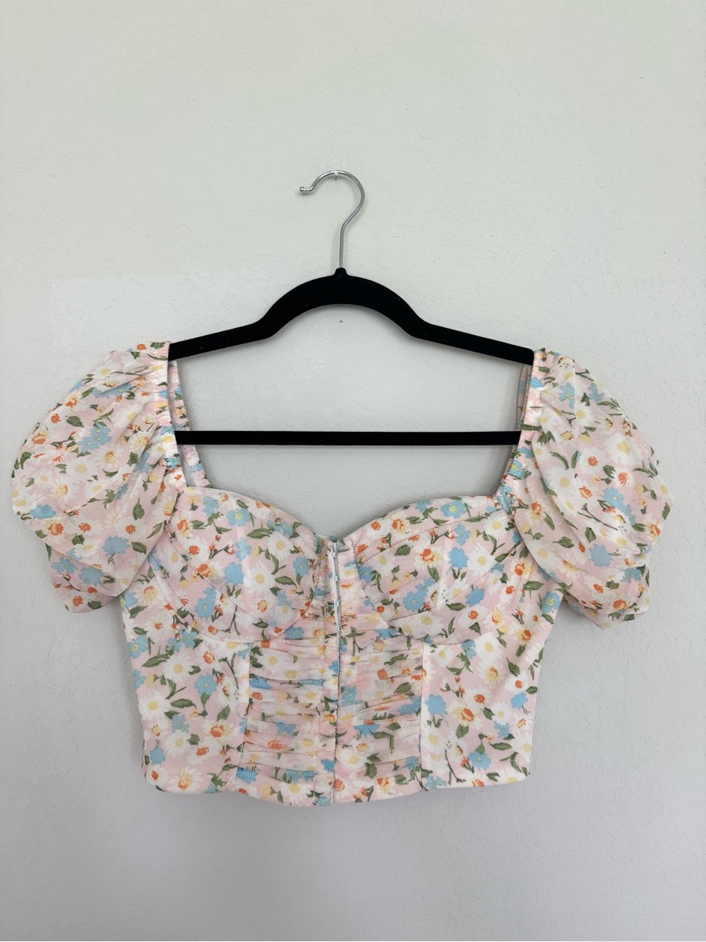 Floral Puff-Sleeve Crop Top in Pastel Pink